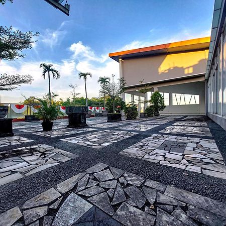 Prima Sr Hotel & Convention Yogyakarta Sleman  Dış mekan fotoğraf