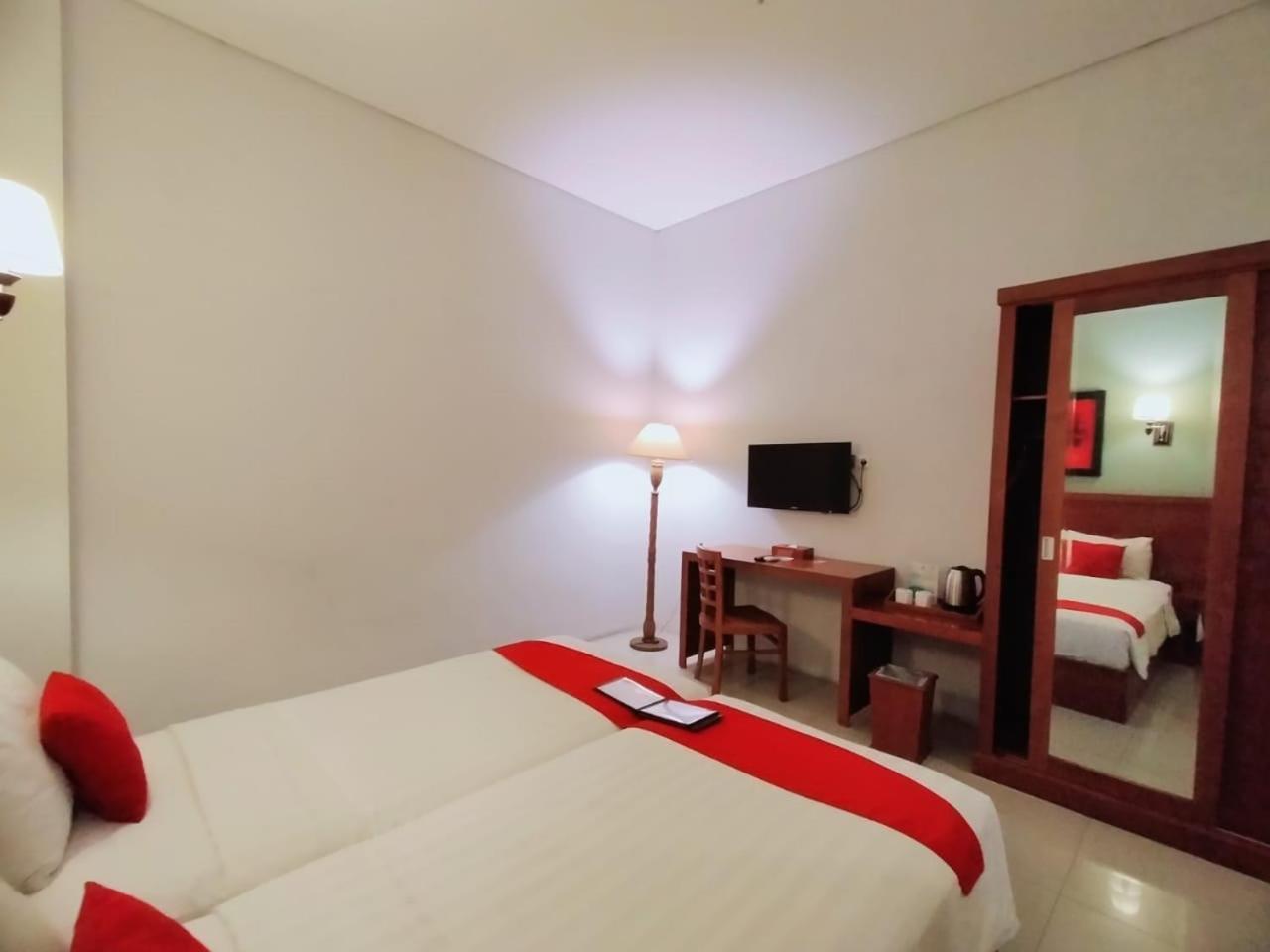 Prima Sr Hotel & Convention Yogyakarta Sleman  Dış mekan fotoğraf