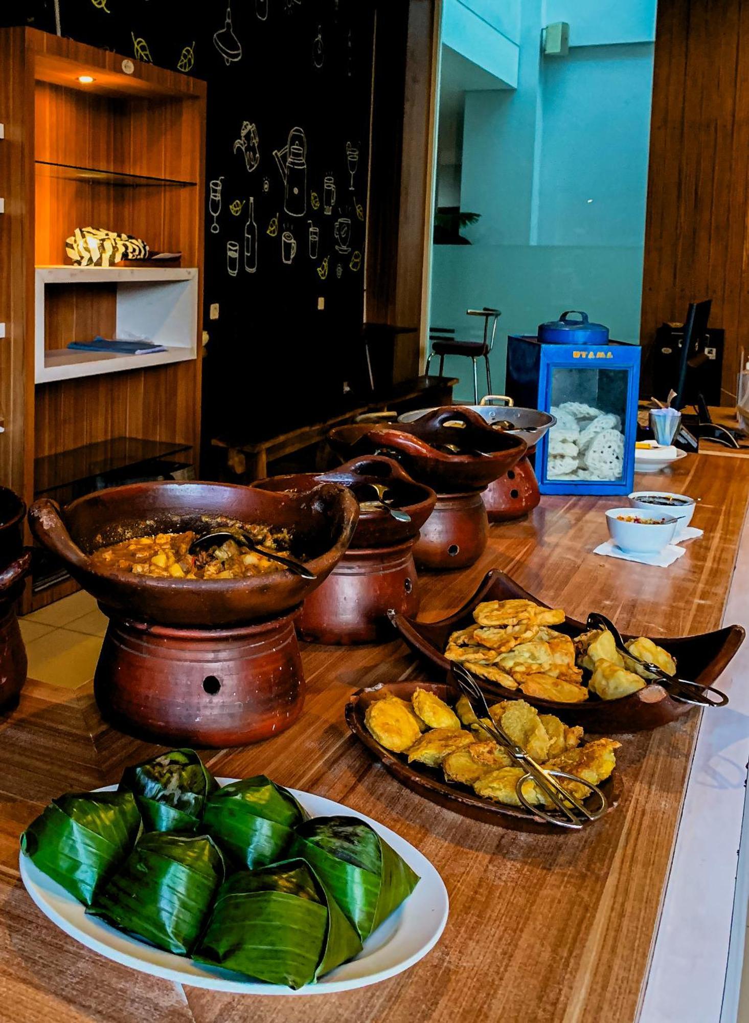 Prima Sr Hotel & Convention Yogyakarta Sleman  Dış mekan fotoğraf