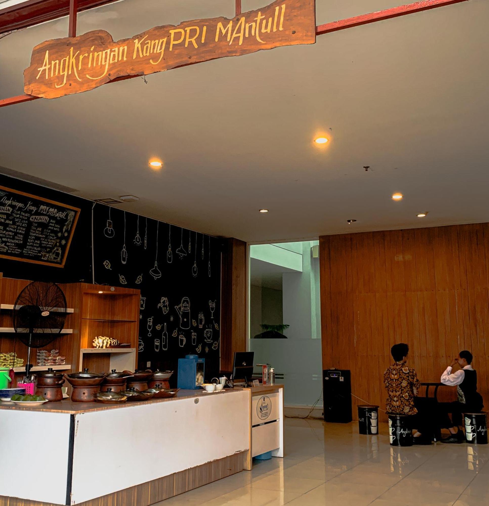 Prima Sr Hotel & Convention Yogyakarta Sleman  Dış mekan fotoğraf