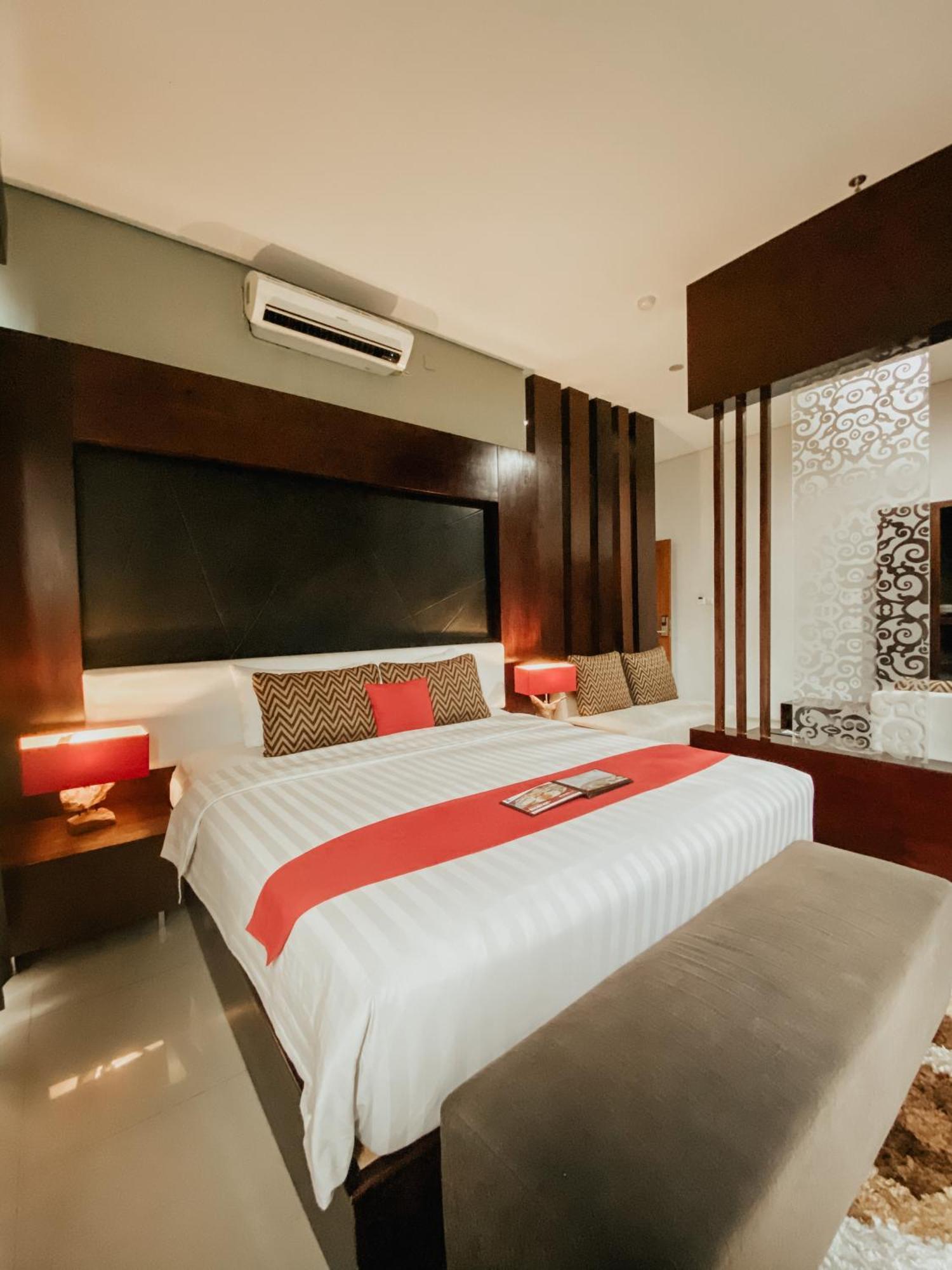 Prima Sr Hotel & Convention Yogyakarta Sleman  Dış mekan fotoğraf