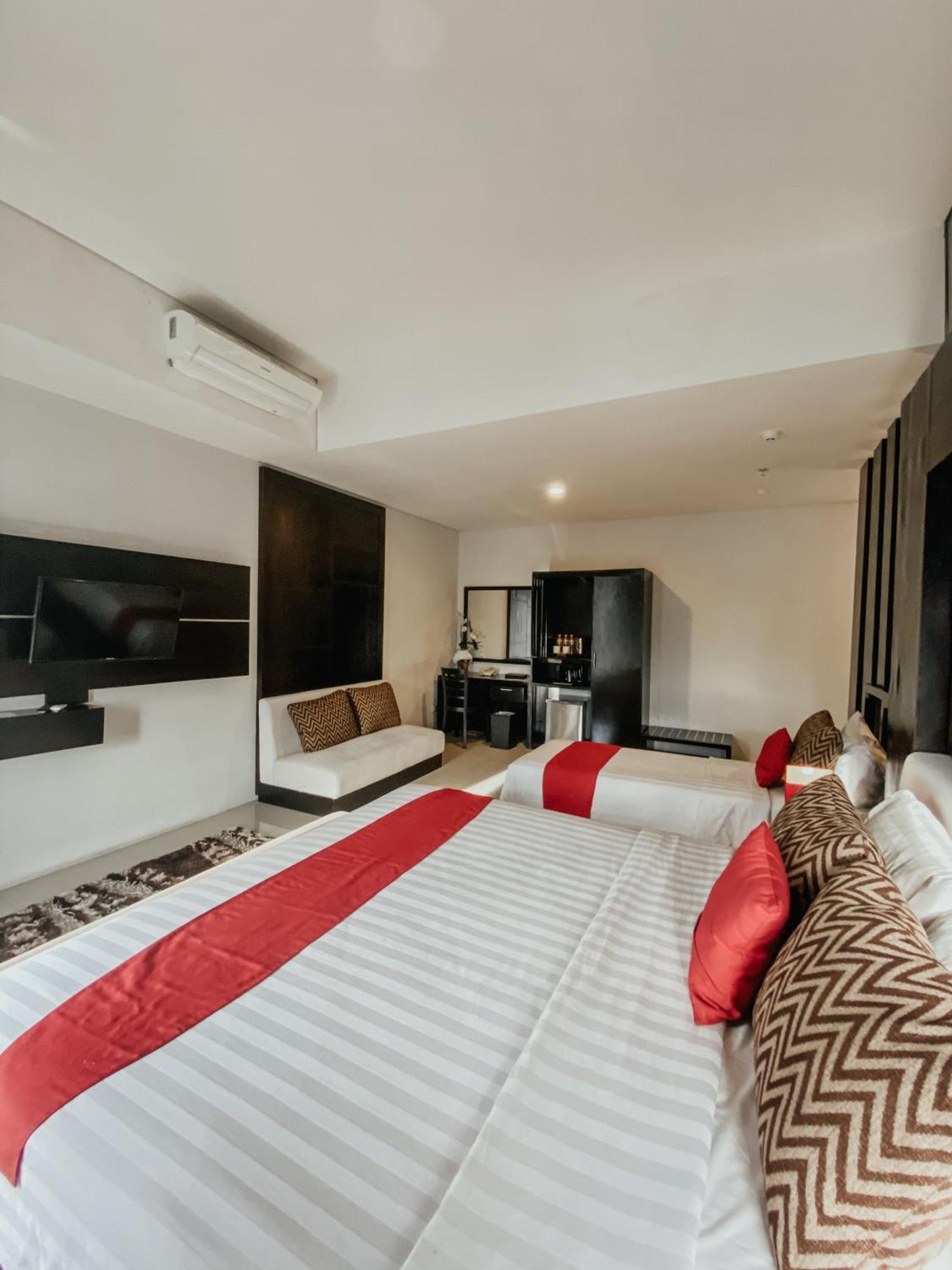 Prima Sr Hotel & Convention Yogyakarta Sleman  Dış mekan fotoğraf