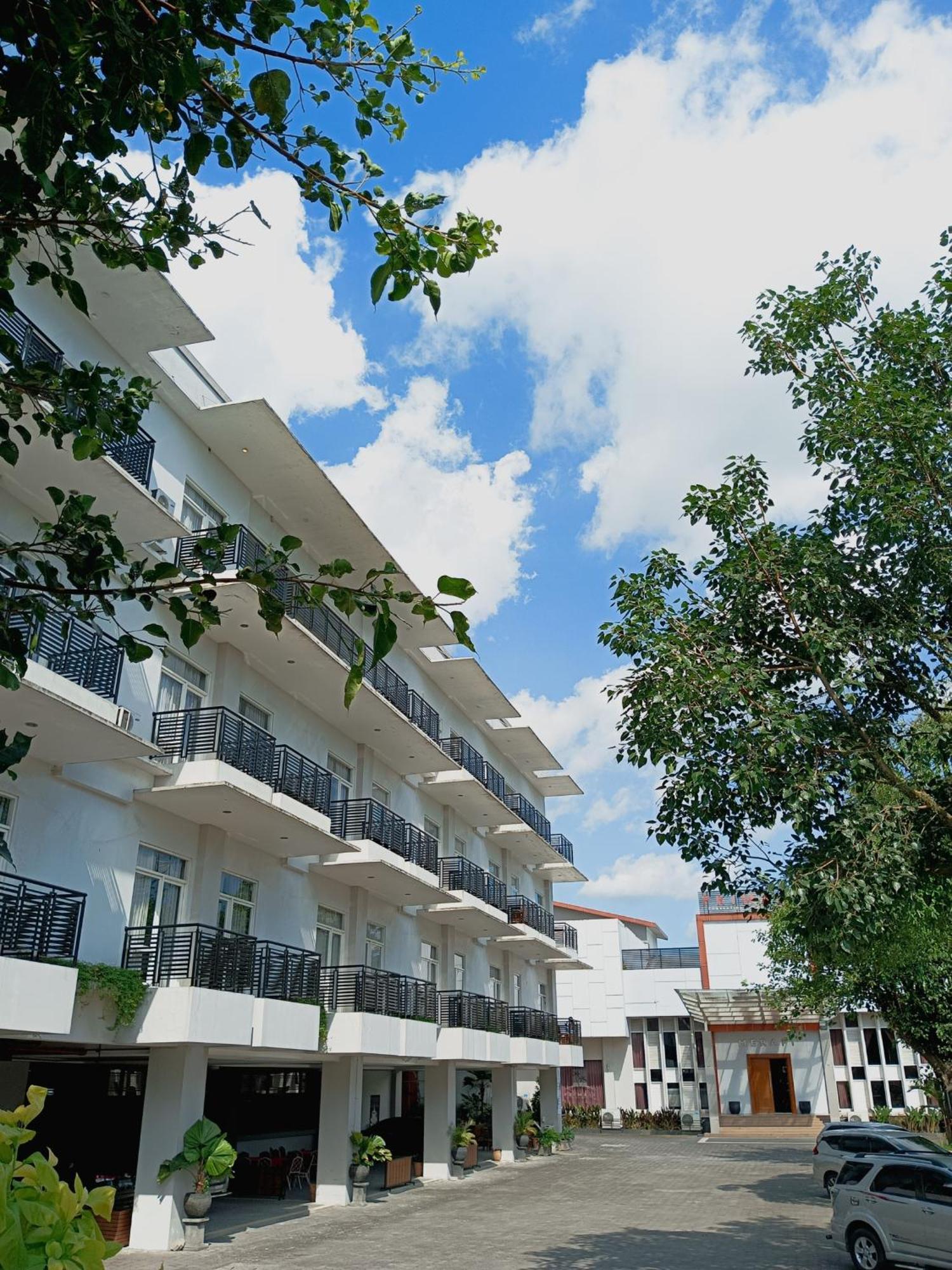 Prima Sr Hotel & Convention Yogyakarta Sleman  Dış mekan fotoğraf