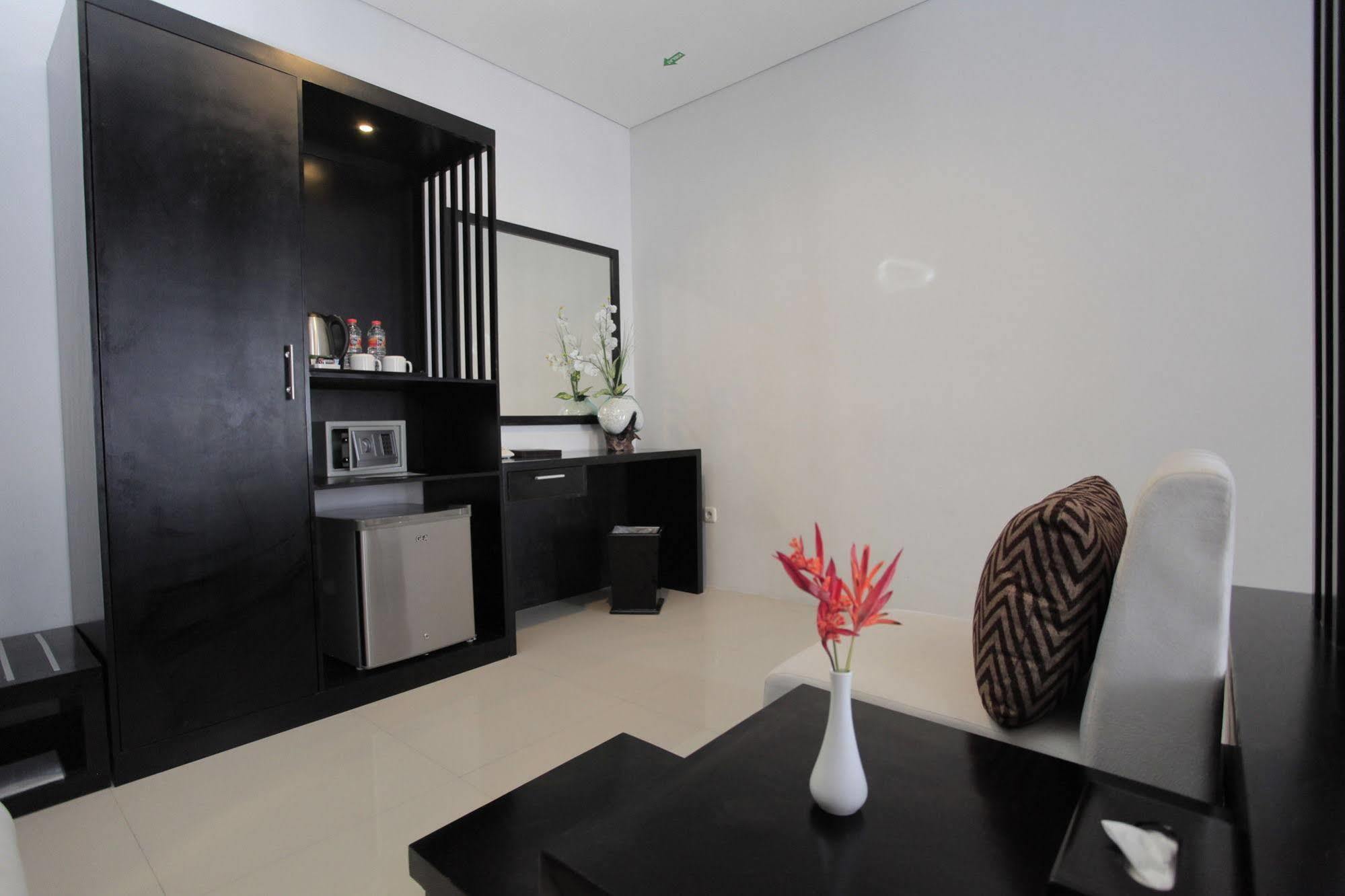 Prima Sr Hotel & Convention Yogyakarta Sleman  Dış mekan fotoğraf