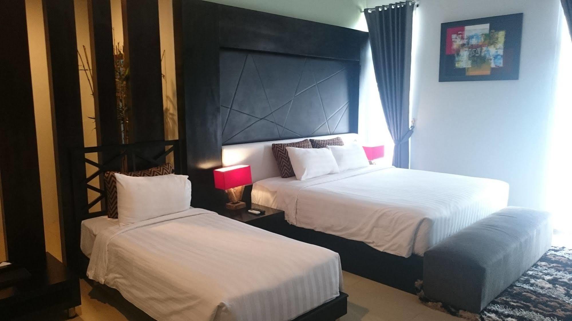 Prima Sr Hotel & Convention Yogyakarta Sleman  Dış mekan fotoğraf