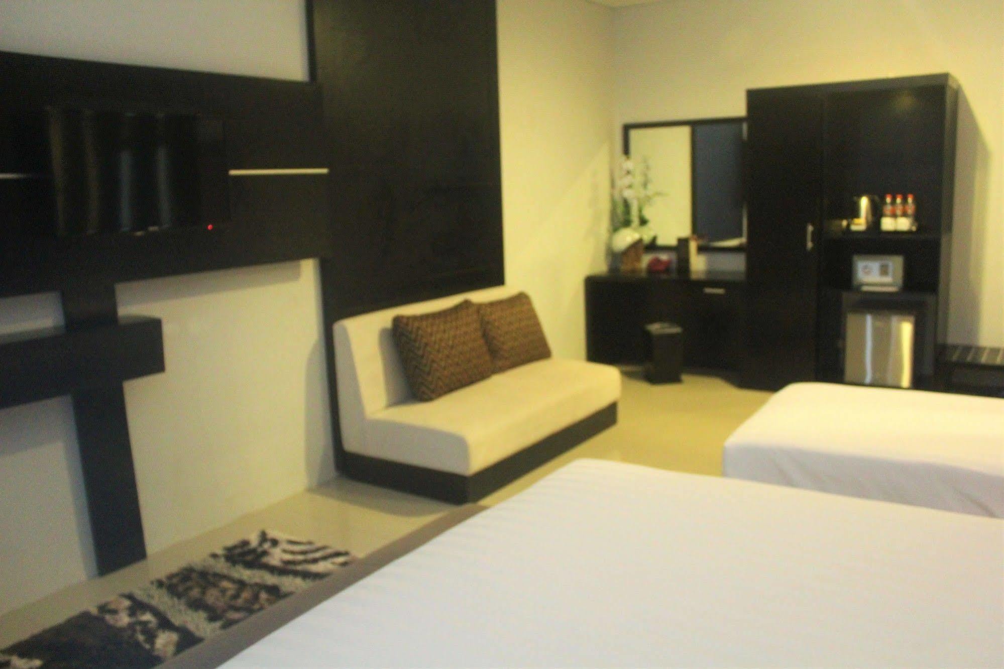 Prima Sr Hotel & Convention Yogyakarta Sleman  Dış mekan fotoğraf