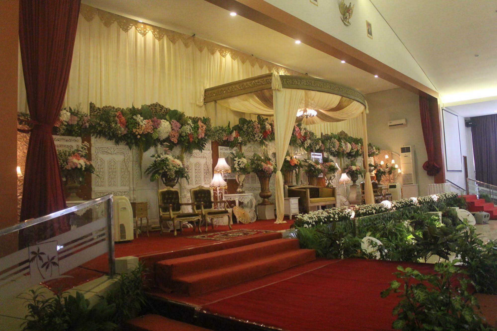 Prima Sr Hotel & Convention Yogyakarta Sleman  Dış mekan fotoğraf