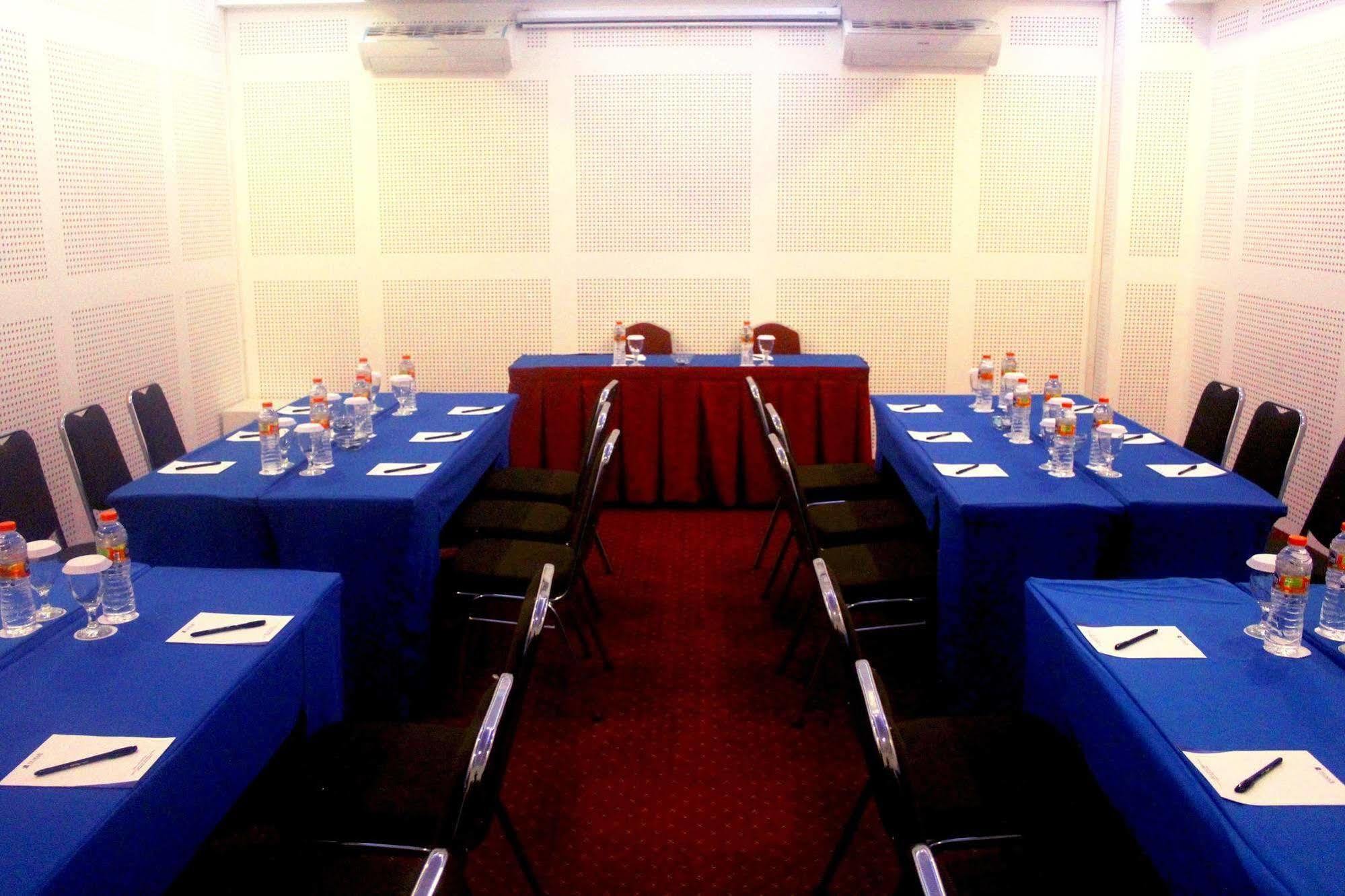 Prima Sr Hotel & Convention Yogyakarta Sleman  Dış mekan fotoğraf