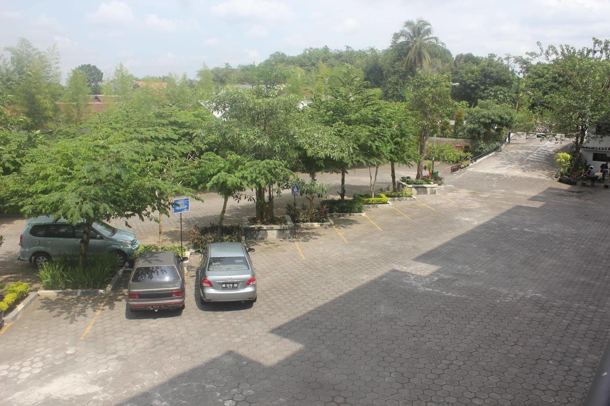 Prima Sr Hotel & Convention Yogyakarta Sleman  Dış mekan fotoğraf