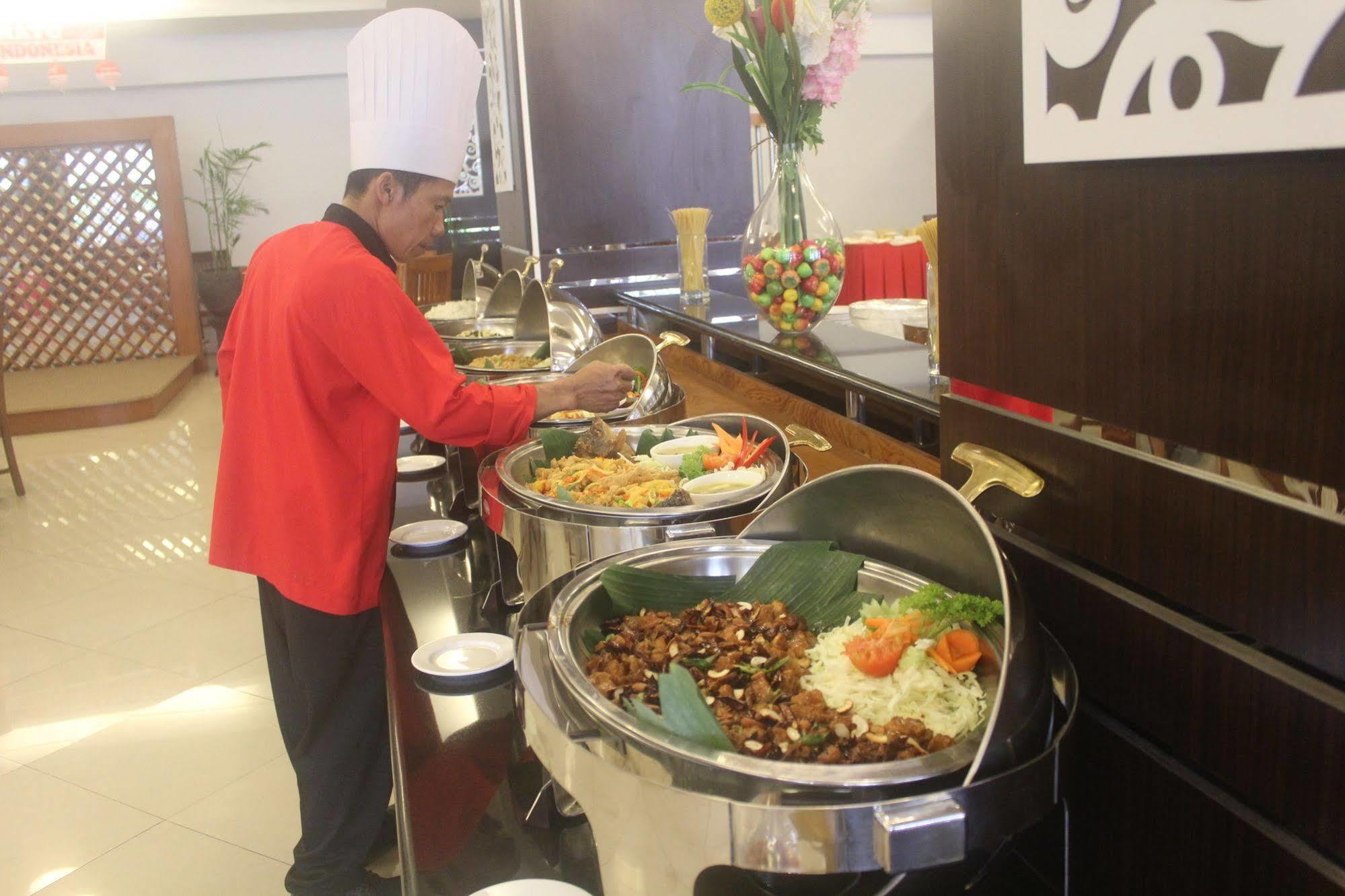 Prima Sr Hotel & Convention Yogyakarta Sleman  Dış mekan fotoğraf